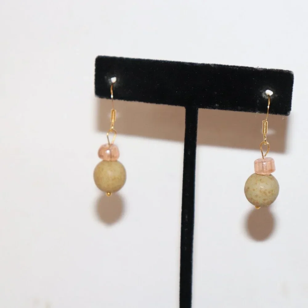 💛Glass & Natural Stone Dangle Earrings · 1.25